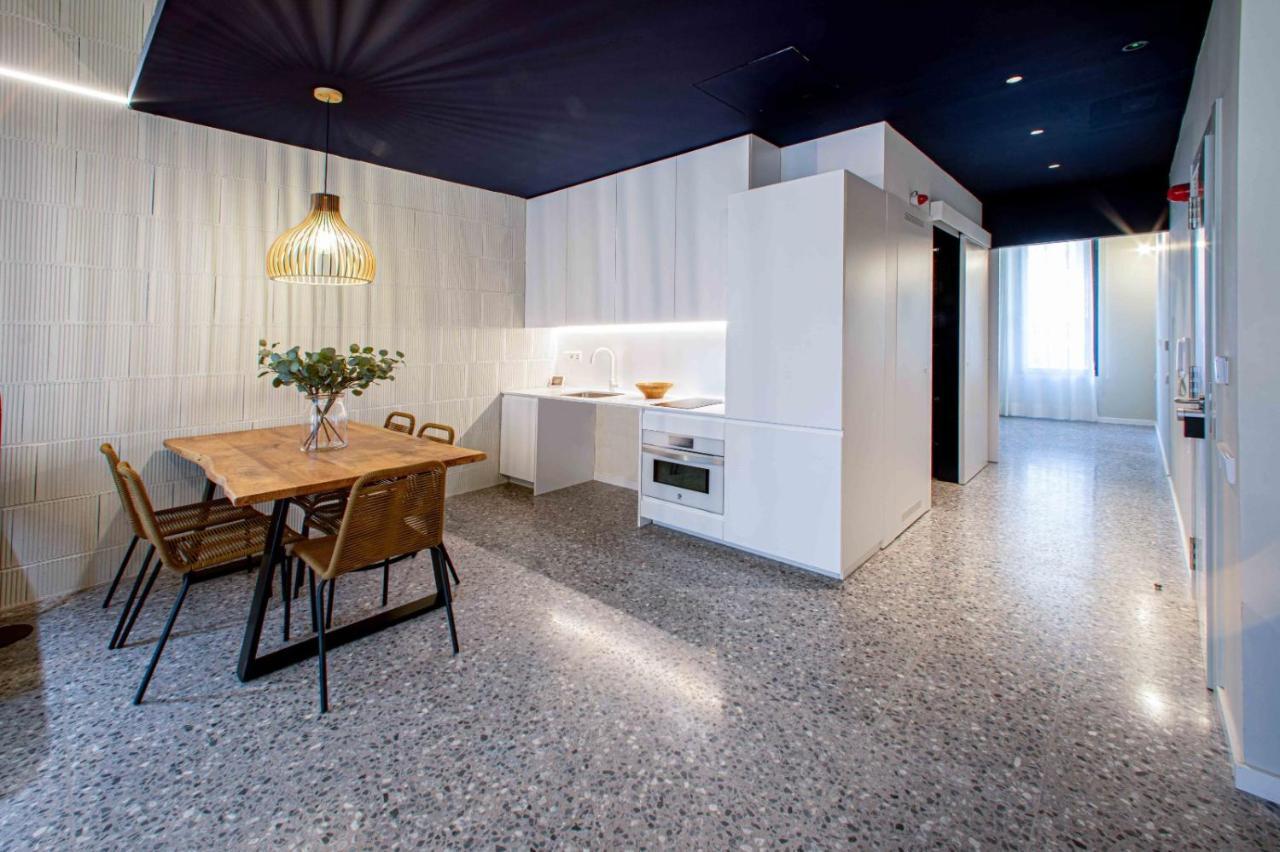Barcelona Touch Apartments - Rosich L'Hospitalet de Llobregat Bagian luar foto