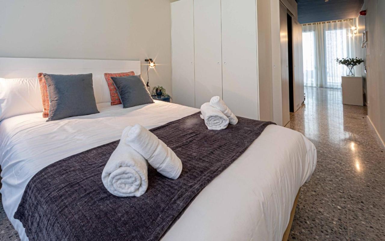 Barcelona Touch Apartments - Rosich L'Hospitalet de Llobregat Bagian luar foto